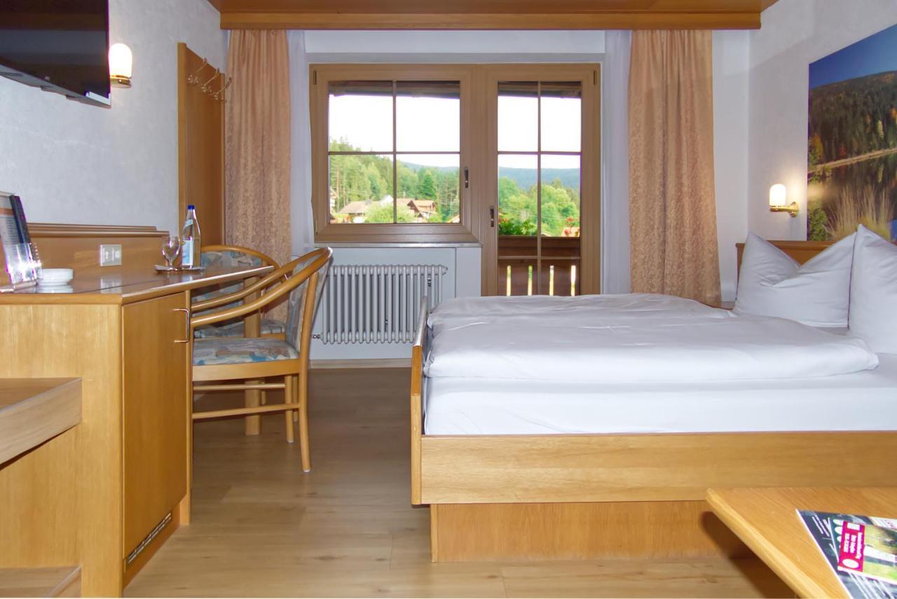 לוהברג Garnihotel Zur Linde - Bayerischer Wald - Aktivcard Mit 154 Kostenfreien Leistungen - Kostenloser Parkplatz מראה חיצוני תמונה