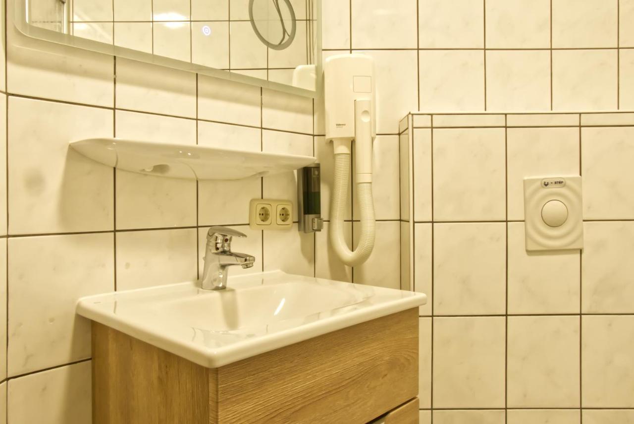 לוהברג Garnihotel Zur Linde - Bayerischer Wald - Aktivcard Mit 154 Kostenfreien Leistungen - Kostenloser Parkplatz מראה חיצוני תמונה