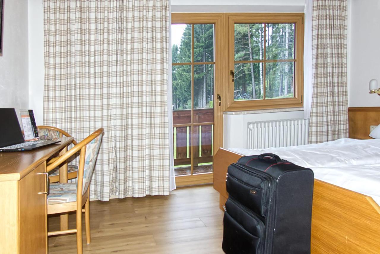לוהברג Garnihotel Zur Linde - Bayerischer Wald - Aktivcard Mit 154 Kostenfreien Leistungen - Kostenloser Parkplatz מראה חיצוני תמונה