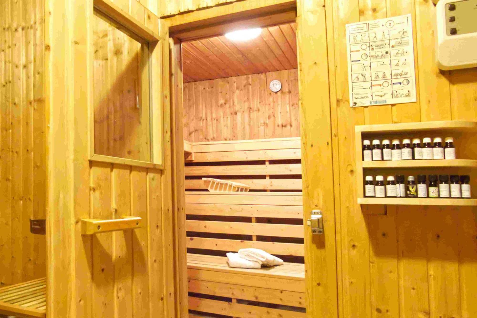 לוהברג Garnihotel Zur Linde - Bayerischer Wald - Aktivcard Mit 154 Kostenfreien Leistungen - Kostenloser Parkplatz מראה חיצוני תמונה
